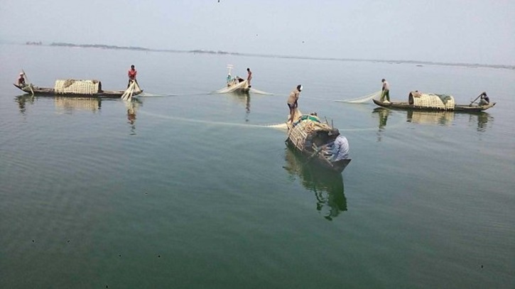 রাঙামাটির কাপ্তাই হ্রদে তিন মাসের জন্য মাছ শিকারের ওপর নিষেধাজ্ঞা