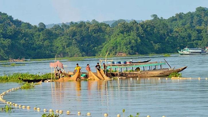 আগামী ২৪ জুলাই পর্যন্ত কাপ্তাই হ্রদে মাছ শিকার নিষিদ্ধ