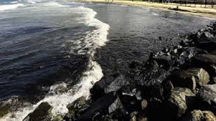 Oil spill hits beaches on Venezuela’s northwest coast