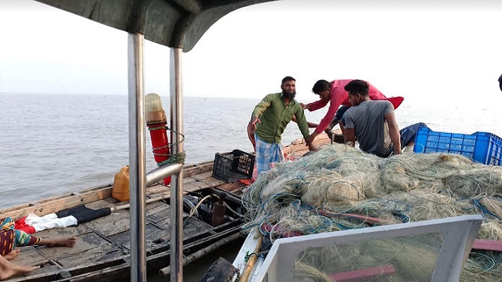 মেঘনা নদীতে মাছ ধরার অপরাধে তিন দিনে ৯২ জেলে আটক