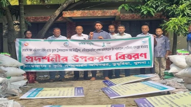 DAE distributes Tk 12.60 crore as incentives to 1,56,900 farmers in Khulna